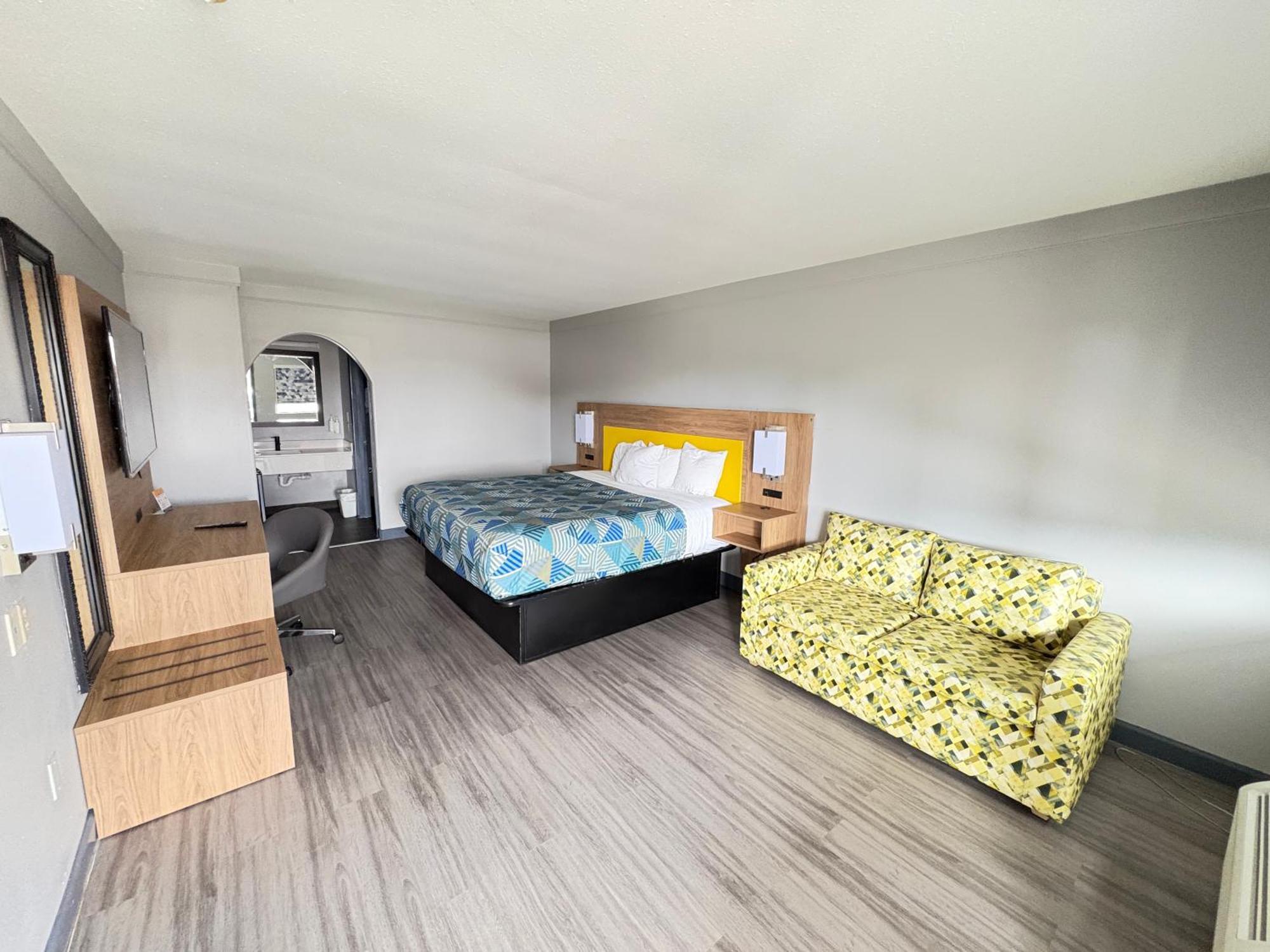 Days Inn By Wyndham Gonzales Exteriér fotografie