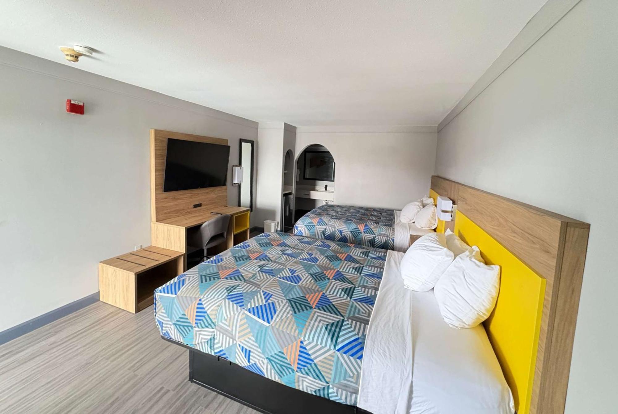 Days Inn By Wyndham Gonzales Exteriér fotografie